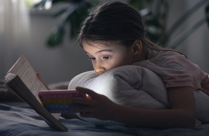 Czy interaktywne e-książki mogą pomóc twojemu dziecku w nauce czytania i pisania?