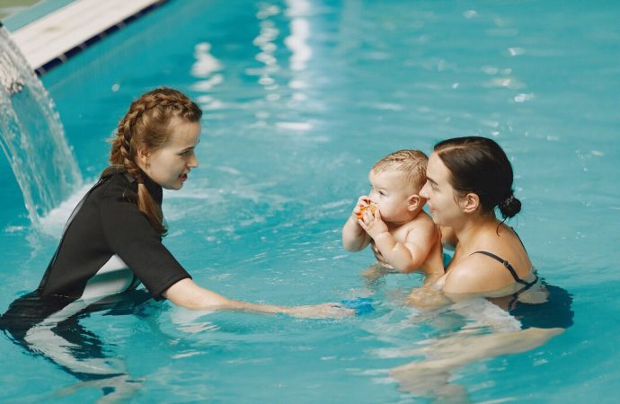 Jak bezpieczne i efektywne nauki pływania wpływają na rozwój i zdrowie Twojego dziecka?