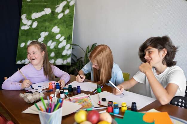 Jak gry edukacyjne mogą wspierać rozwój kreatywności u dzieci