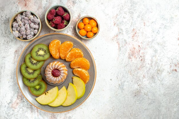 Jak wykorzystać sezonowe owoce do tworzenia zdrowych deserów?